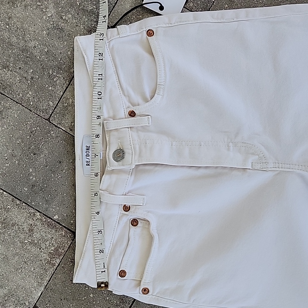 Re/Done 90s High Rise Loose Button Fly Raw Hem Jeans Color Is Vintage White - Picture 11 of 15